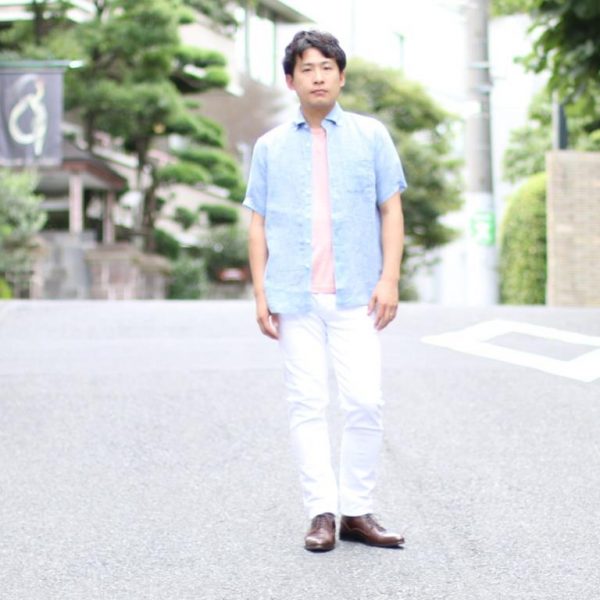 麻シャツ×ピンクＴシャツ×シロパン